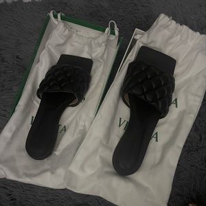 Bottega Veneta Padded Flat Sandals in Chocolate Spread